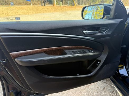 Used 2017 Acura MDX image 12