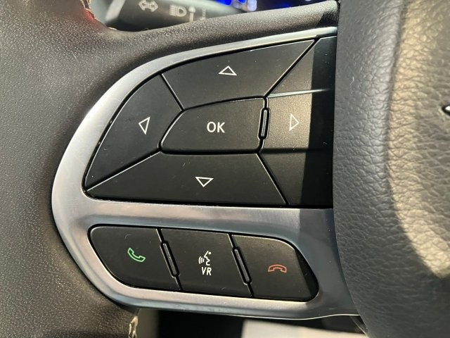 Used 2023 Chrysler Pacifica Touring-L FWD image 15
