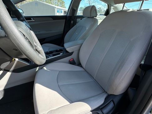 Used 2017 Hyundai Sonata SE image 9