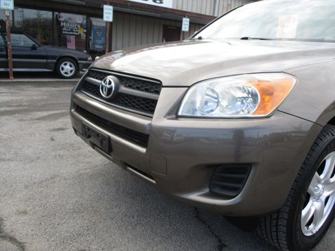 Used 2011 Toyota RAV4 image 10