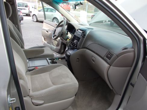 Used 2009 Toyota Sienna image 20