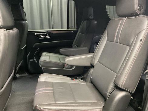 Used 2024 Chevrolet Suburban RST image 12
