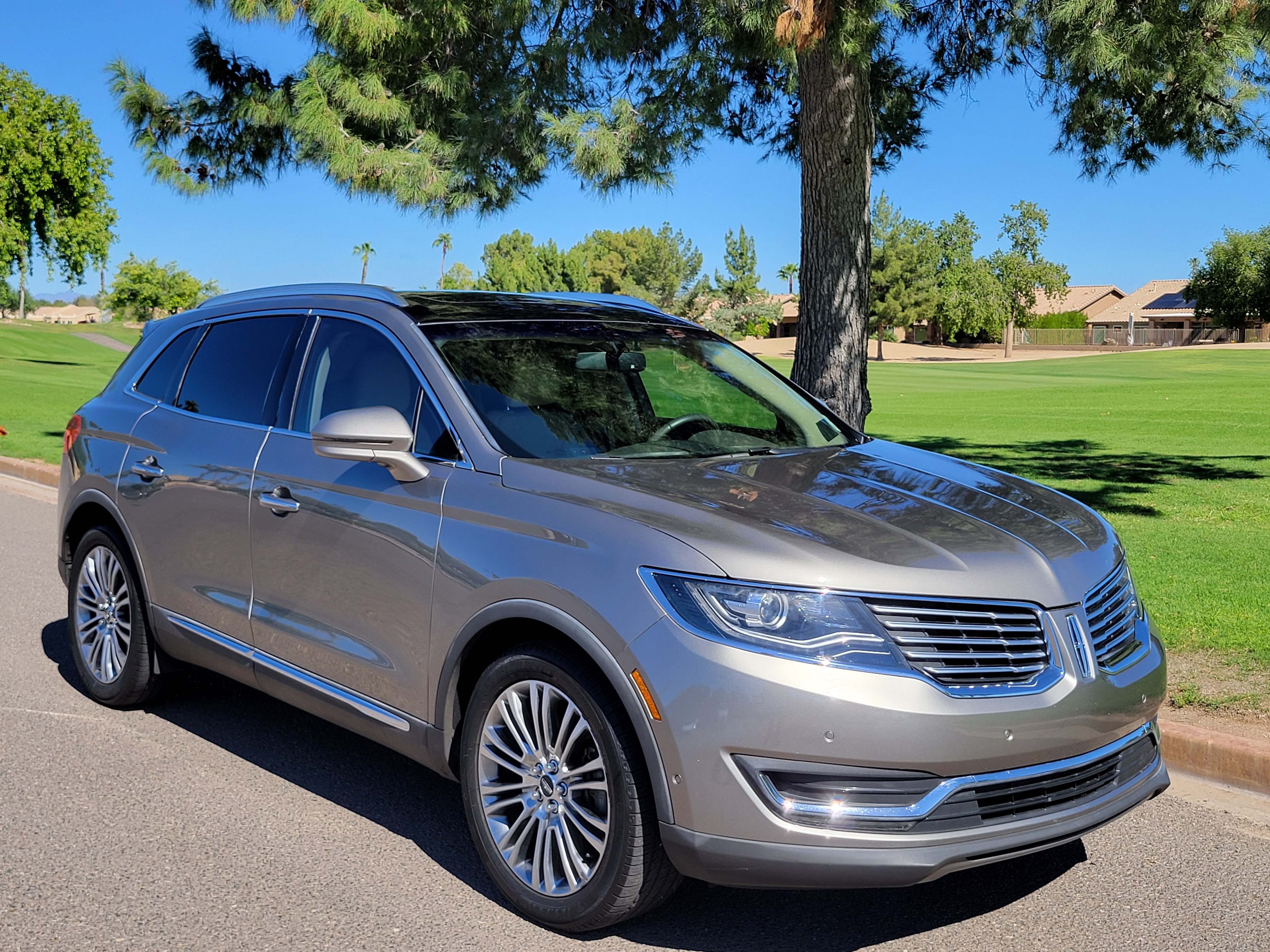 Used 2017 Lincoln MKX FWD Reserve image 4