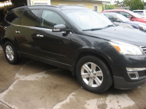 Used 2013 Chevrolet Traverse LT image 3