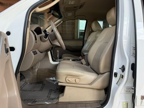 Used 2012 Nissan Pathfinder 4WD image 9