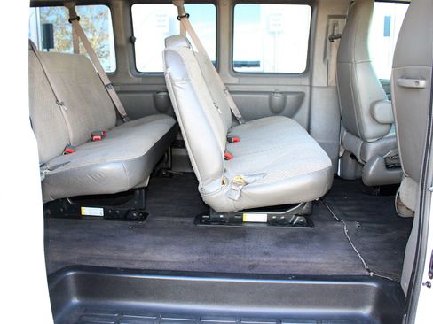 Used 2019 Chevrolet Express 3500 LT image 22