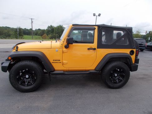 Used 2012 Jeep Wrangler 4WD Sport image 8