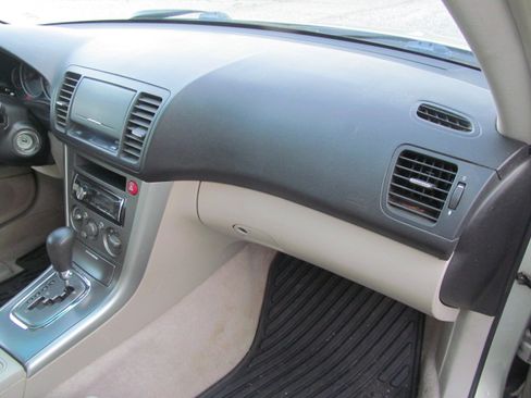 Used 2007 Subaru Outback 2.5i image 11