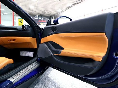 Used 2020 Ferrari Portofino image 34