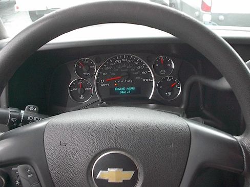 Used 2015 Chevrolet Express 3500 image 17