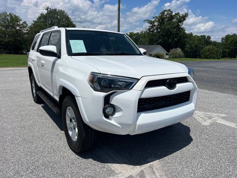 Used 2015 Toyota 4Runner 4WD SR5 Premium image 3