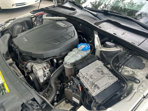 Used 2017 Audi A4 2.0T Premium quattro Sedan AWD/4WD image 32