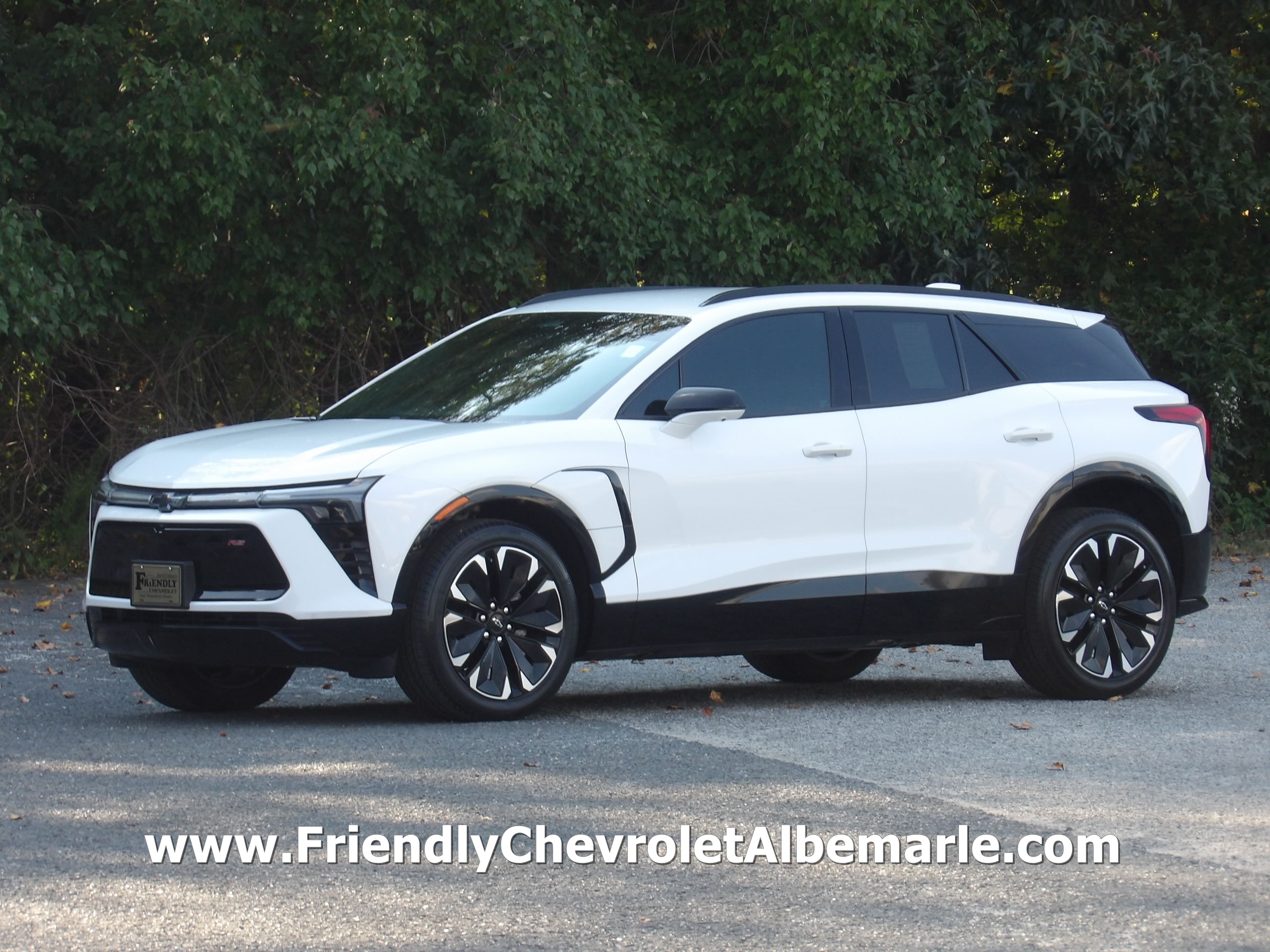 Used 2024 Chevrolet Blazer EV AWD RS image 1