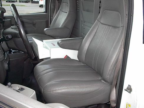 Used 2020 Chevrolet Express 3500 UNAVAIL RWD image 11