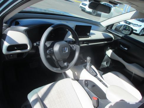 Used 2023 Honda HR-V AWD Sport image 6
