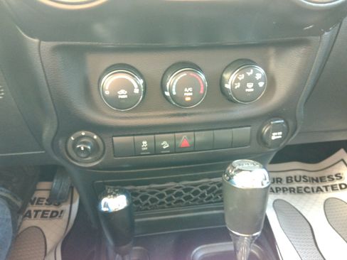 Used 2017 Jeep Wrangler Unlimited Sport S image 54