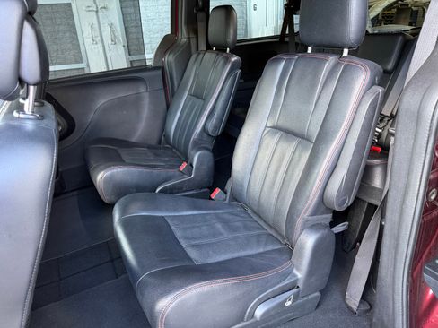 Used 2019 Dodge Grand Caravan GT FWD image 6