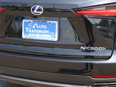 Used 2020 Lexus NX 300h image 12