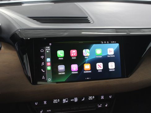 Used 2023 Audi e-tron GT Premium Plus image 19