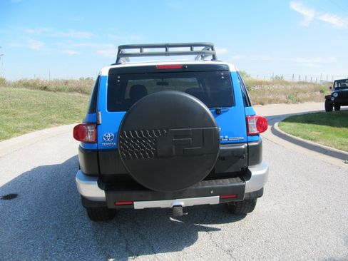 Used 2007 Toyota FJ Cruiser image 7