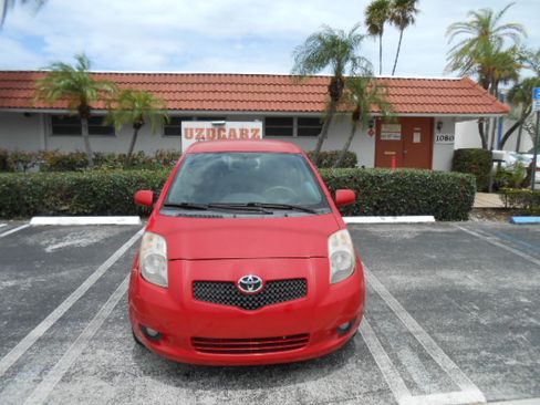 Used 2008 Toyota Yaris 2-Door Hatchback FWD image 8