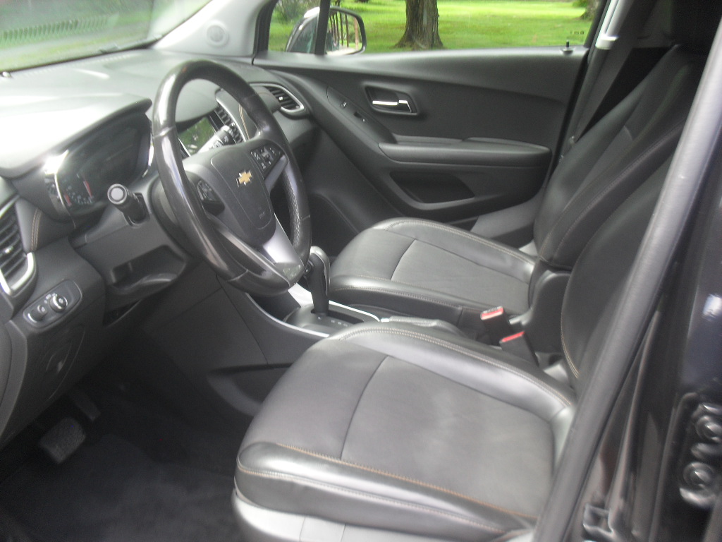 Used 2019 Chevrolet Trax AWD LT w/ 1LT image 7