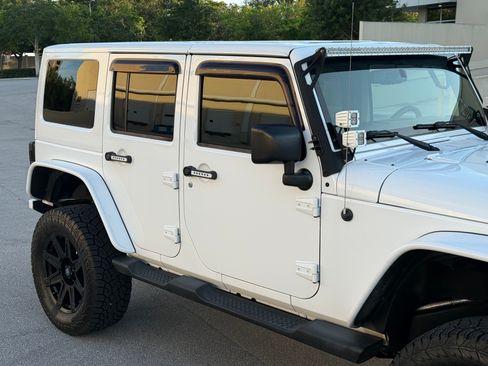 Used 2015 Jeep Wrangler 4WD Unlimited Sahara image 54