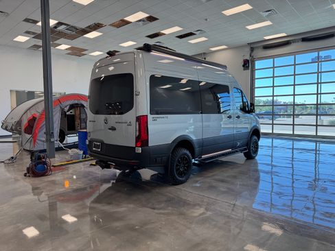 Used 2025 Mercedes-Benz Sprinter 2500 image 2