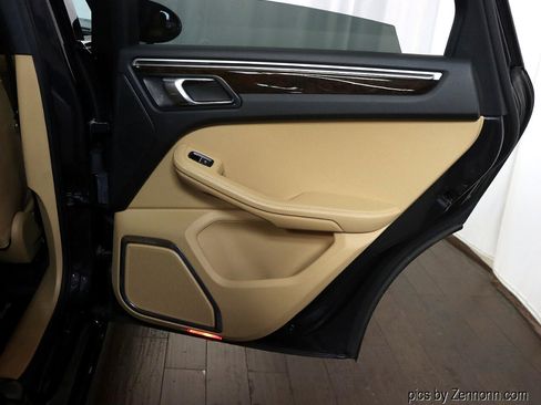 Used 2017 Porsche Macan GTS image 31