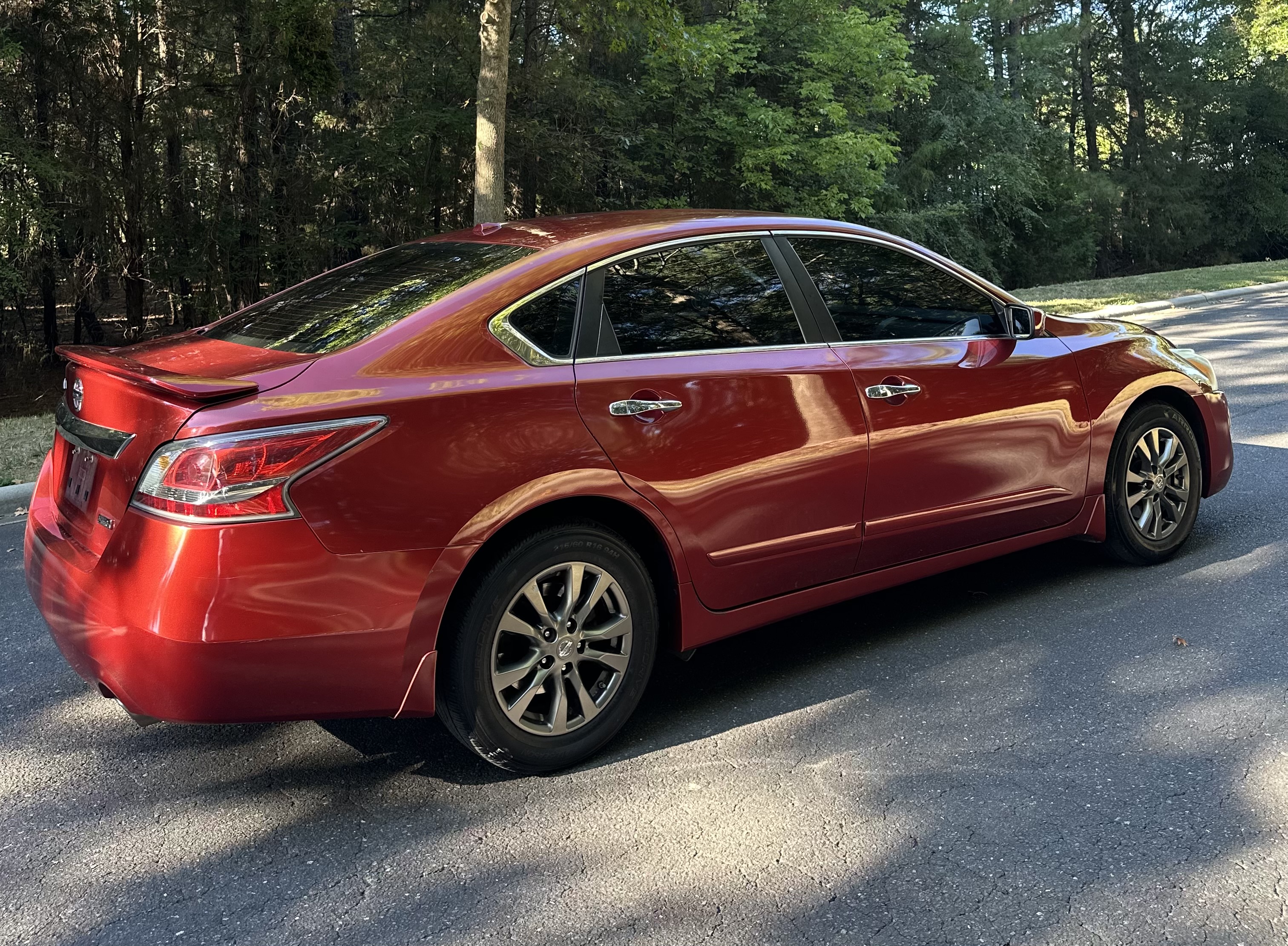 Used 2015 Nissan Altima SV FWD image 9