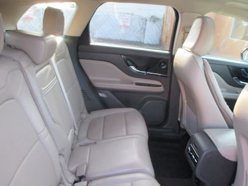 Used 2022 Lincoln Corsair Reserve FWD image 16