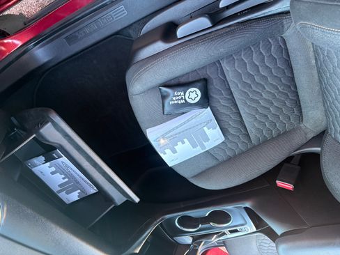 Used 2019 Chevrolet Equinox LT image 19