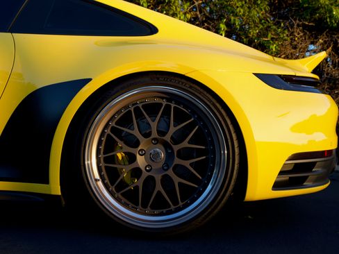 Used 2020 Porsche 911 Coupe image 4