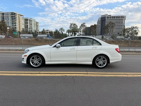 Used 2013 Mercedes-Benz C 250 Luxury image 2