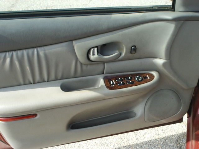 Used 2005 Buick Century Custom FWD image 8