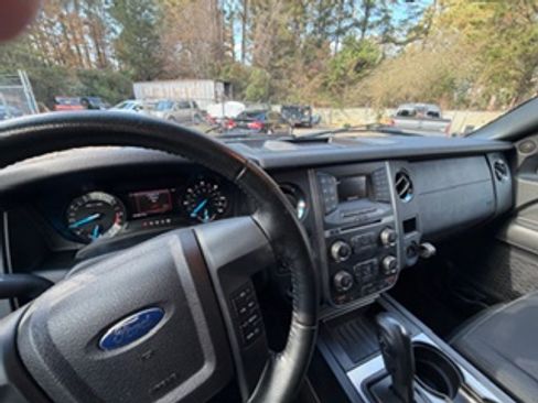 Used 2017 Ford Expedition EL XL image 23