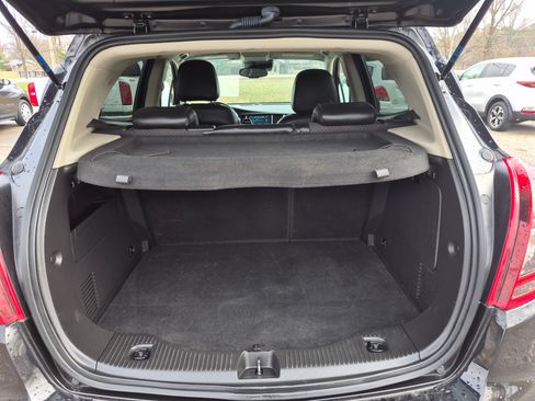 Used 2021 Buick Encore Preferred image 5