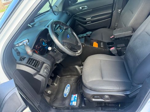 Used 2017 Ford Explorer 4WD Police Interceptor image 13