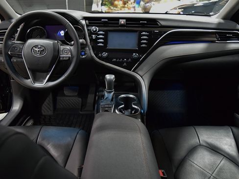 Used 2018 Toyota Camry XLE image 22