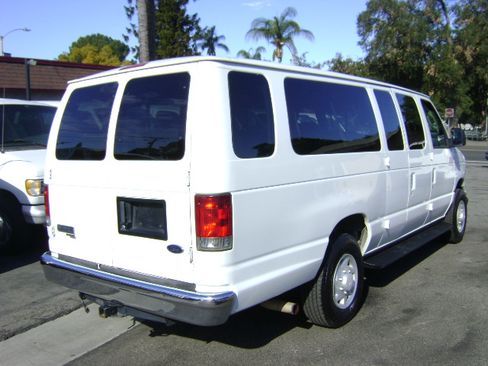 Used 2007 Ford E-350 and Econoline 350 XLT image 6