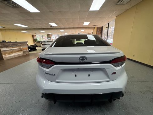 Used 2025 Toyota Corolla SE image 2