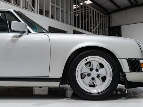 Used 1989 Porsche 911 Carrera image 16
