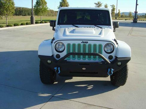 Used 2018 Jeep Wrangler 4xe Unlimited Sahara image 6