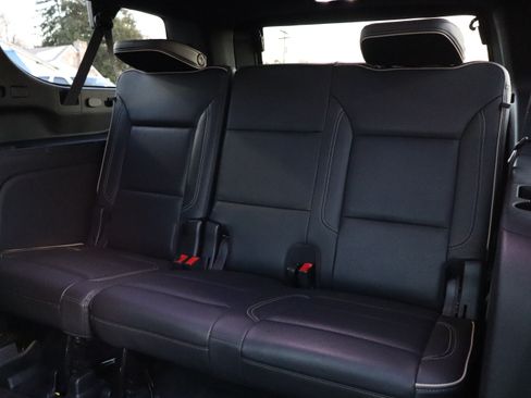 Used 2021 Chevrolet Suburban Premier image 17