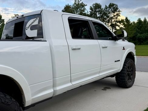 Used 2022 RAM 2500 4x4 Mega Cab Laramie image 11