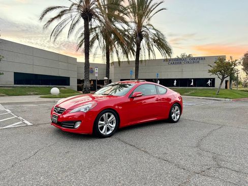 Used 2010 Hyundai Genesis Coupe 3.8 Grand Touring RWD image 1