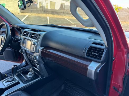 Used 2017 Toyota 4Runner Limited image 28