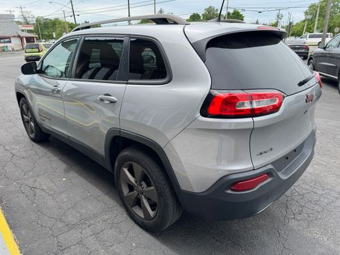 Used 2016 Jeep Cherokee 4WD 75th Anniversary image 4
