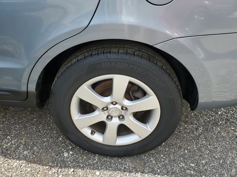 Used 2009 Hyundai Santa Fe 2WD image 10