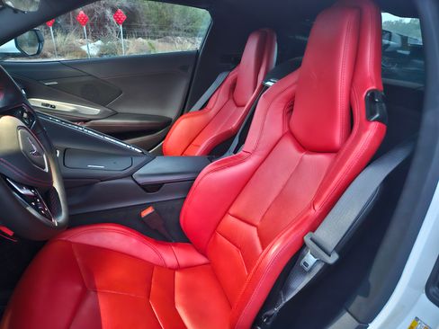 Used 2025 Chevrolet Corvette w/1LT image 10